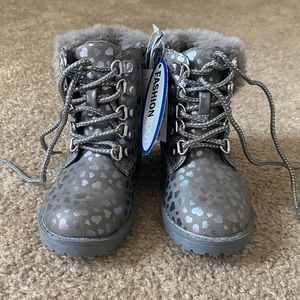 Gray/ silver fashion boots for toddler